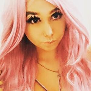 Meet your Posher, Lia